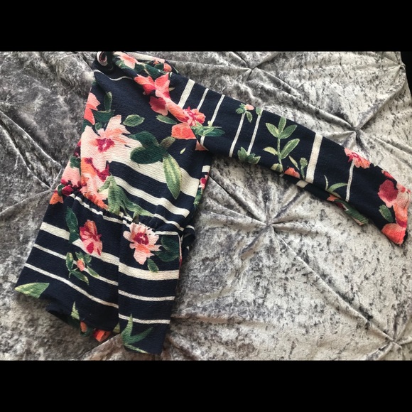 ✨FINAL PRICE DROP✨Melissa Paige Top Size S - Picture 5 of 7